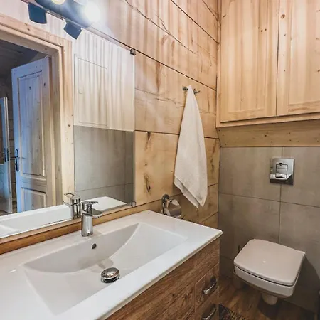 Chalet Goralski Domek, Na Uboczu