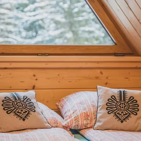 Chalet Goralski Domek, Na Uboczu