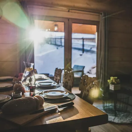 Goralski Domek, Na Uboczu Chalet